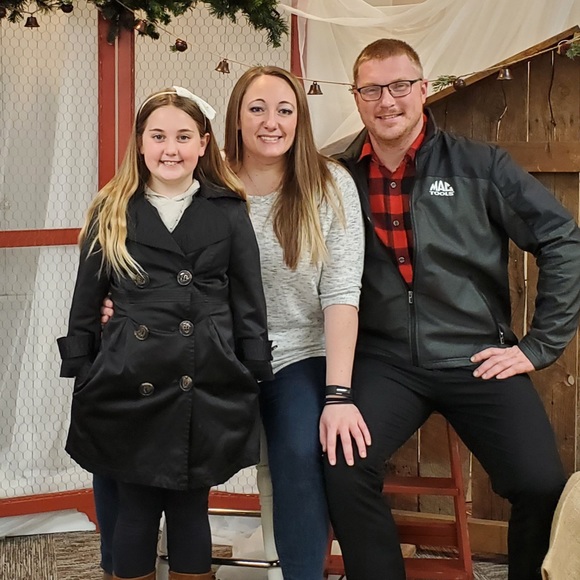 Meet your Posher, Erin - Picture 2 of 2